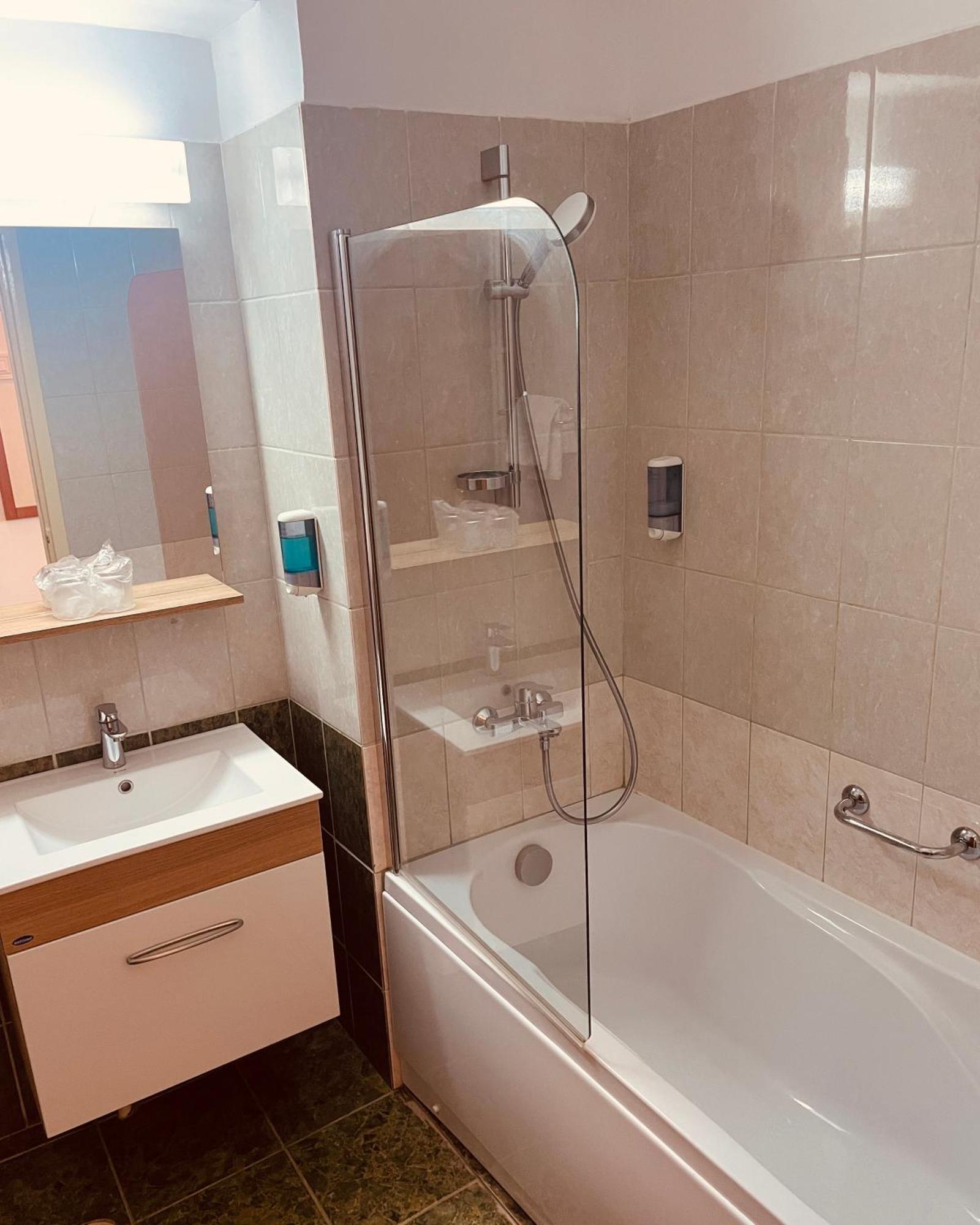 Hotel Moldova Birlad Экстерьер фото