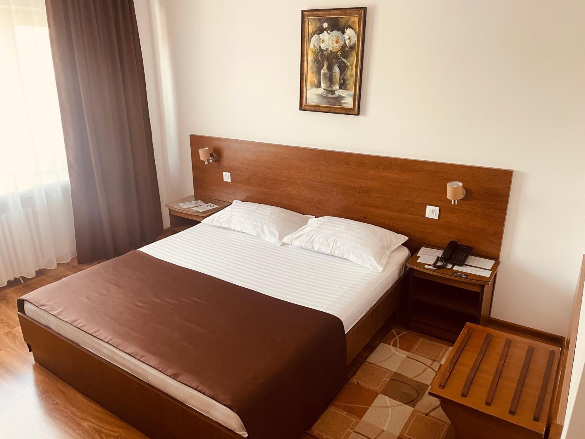 Hotel Moldova Birlad Экстерьер фото